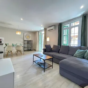 Urban Town Suites IV Apartamento