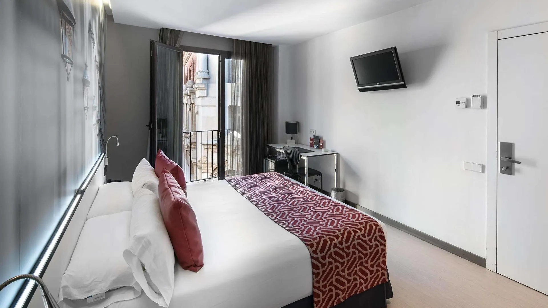 Catalonia Avinyo Hotel Barcelona 3*,